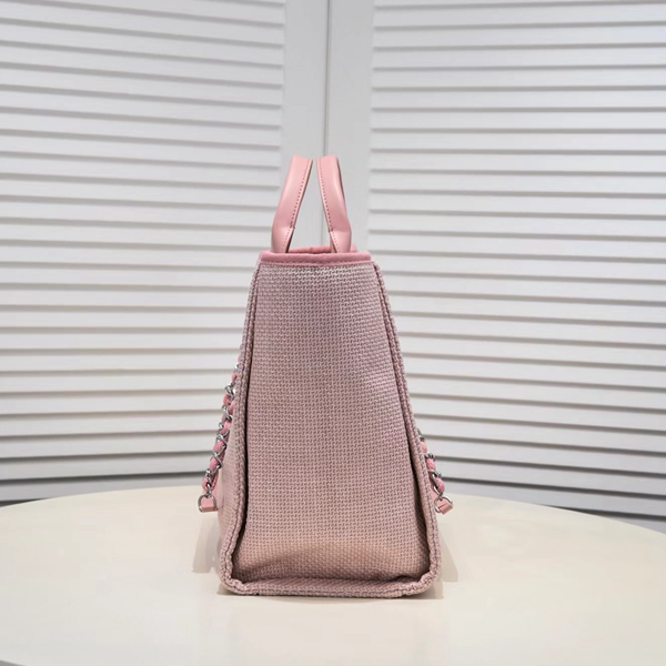 シャネルバッグ背面デザイン